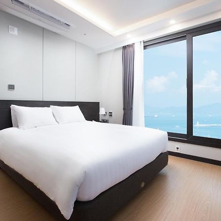 Utop Marina Hotel & Resort Йосу Екстер'єр фото