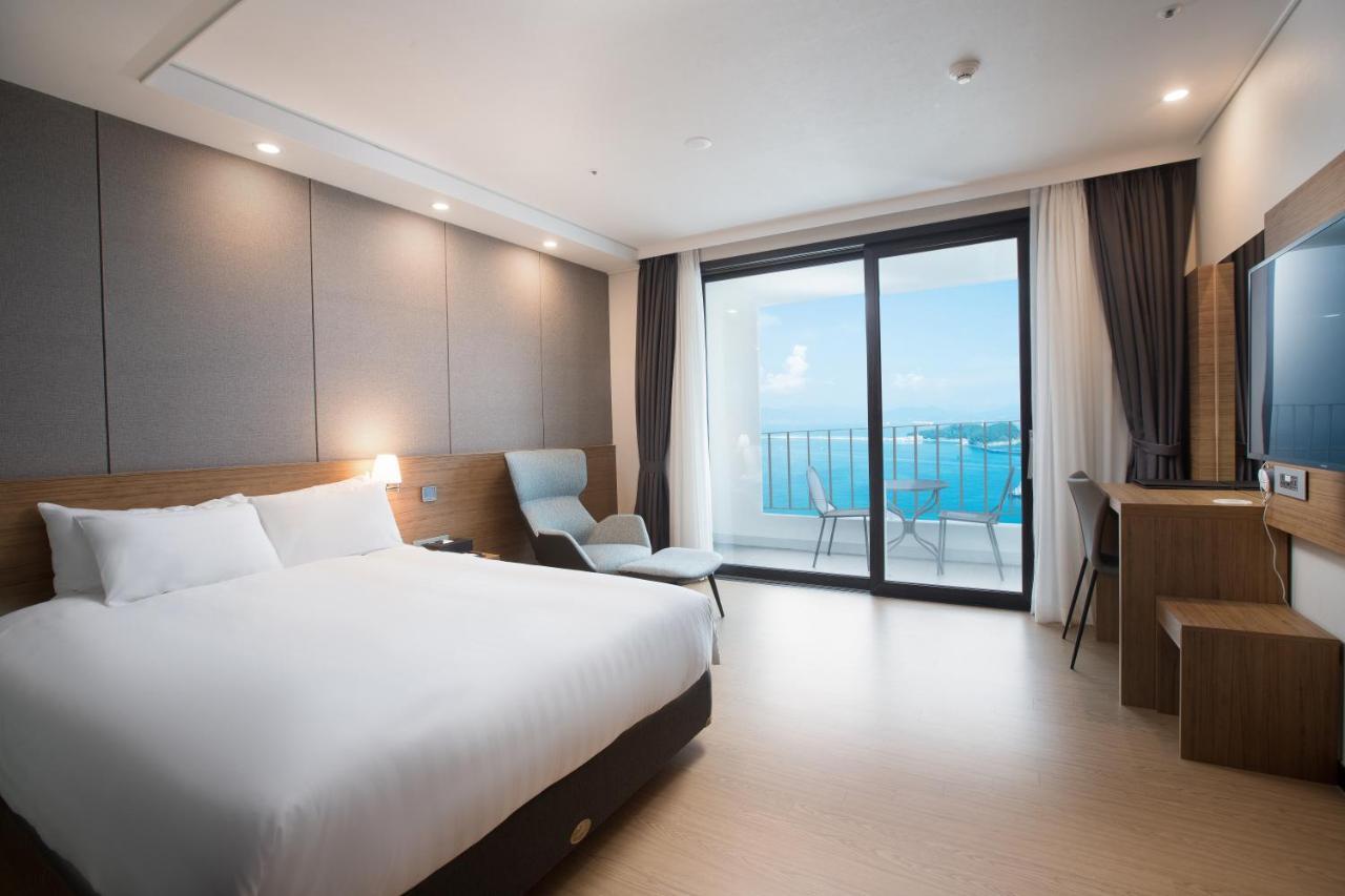 Utop Marina Hotel & Resort Йосу Екстер'єр фото