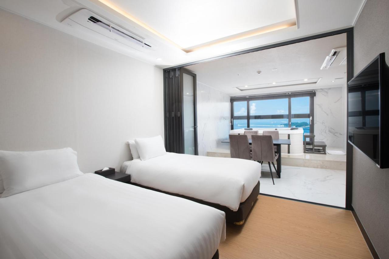 Utop Marina Hotel & Resort Йосу Екстер'єр фото