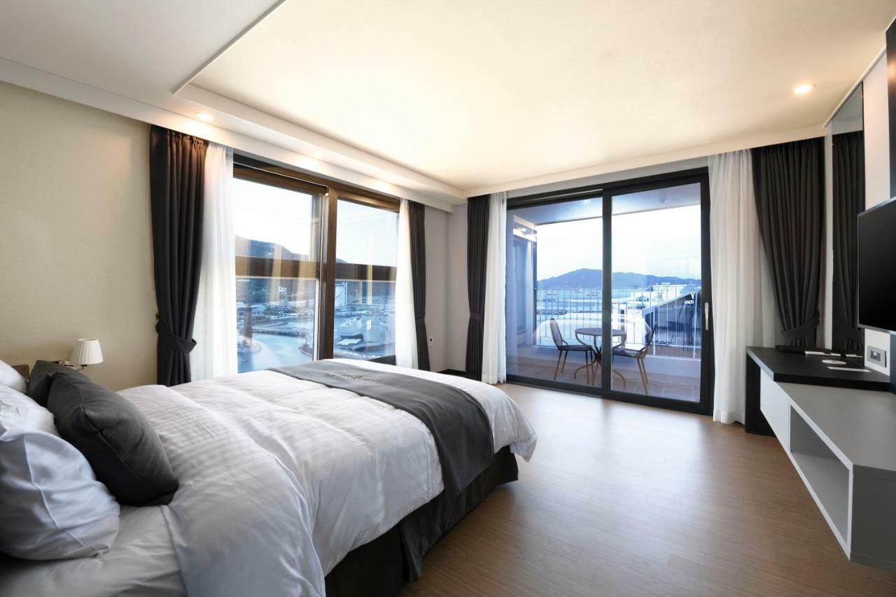 Utop Marina Hotel & Resort Йосу Екстер'єр фото