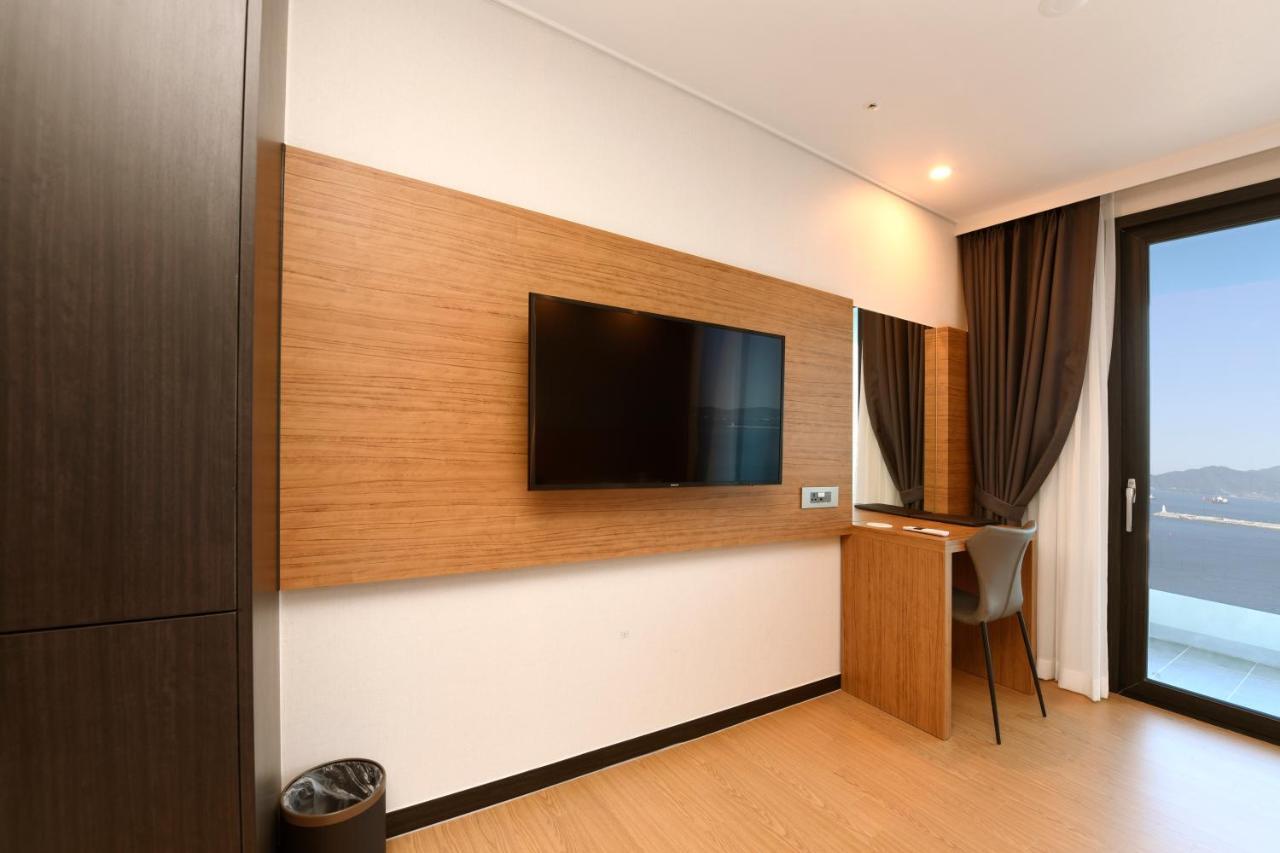 Utop Marina Hotel & Resort Йосу Екстер'єр фото